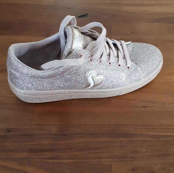 Skechers Air cooled memory foam sparkling sneakers